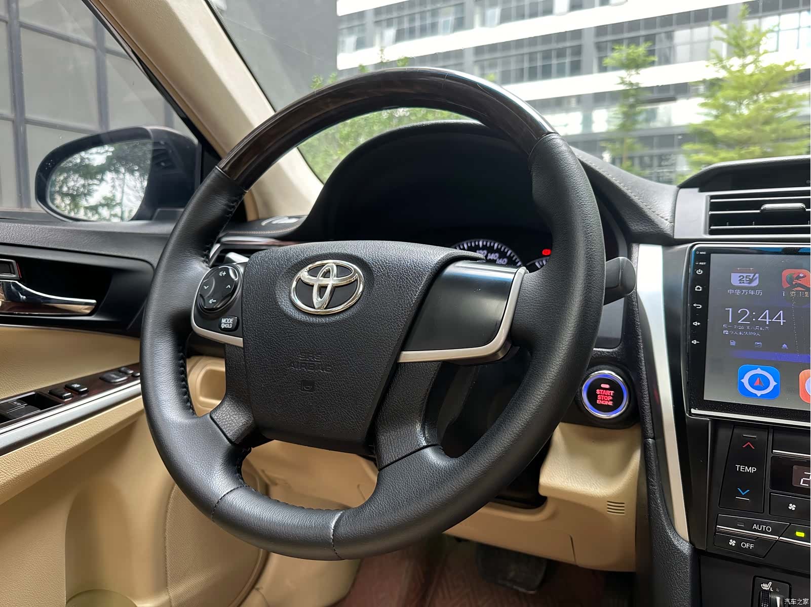 Toyota Camry, 2017 19