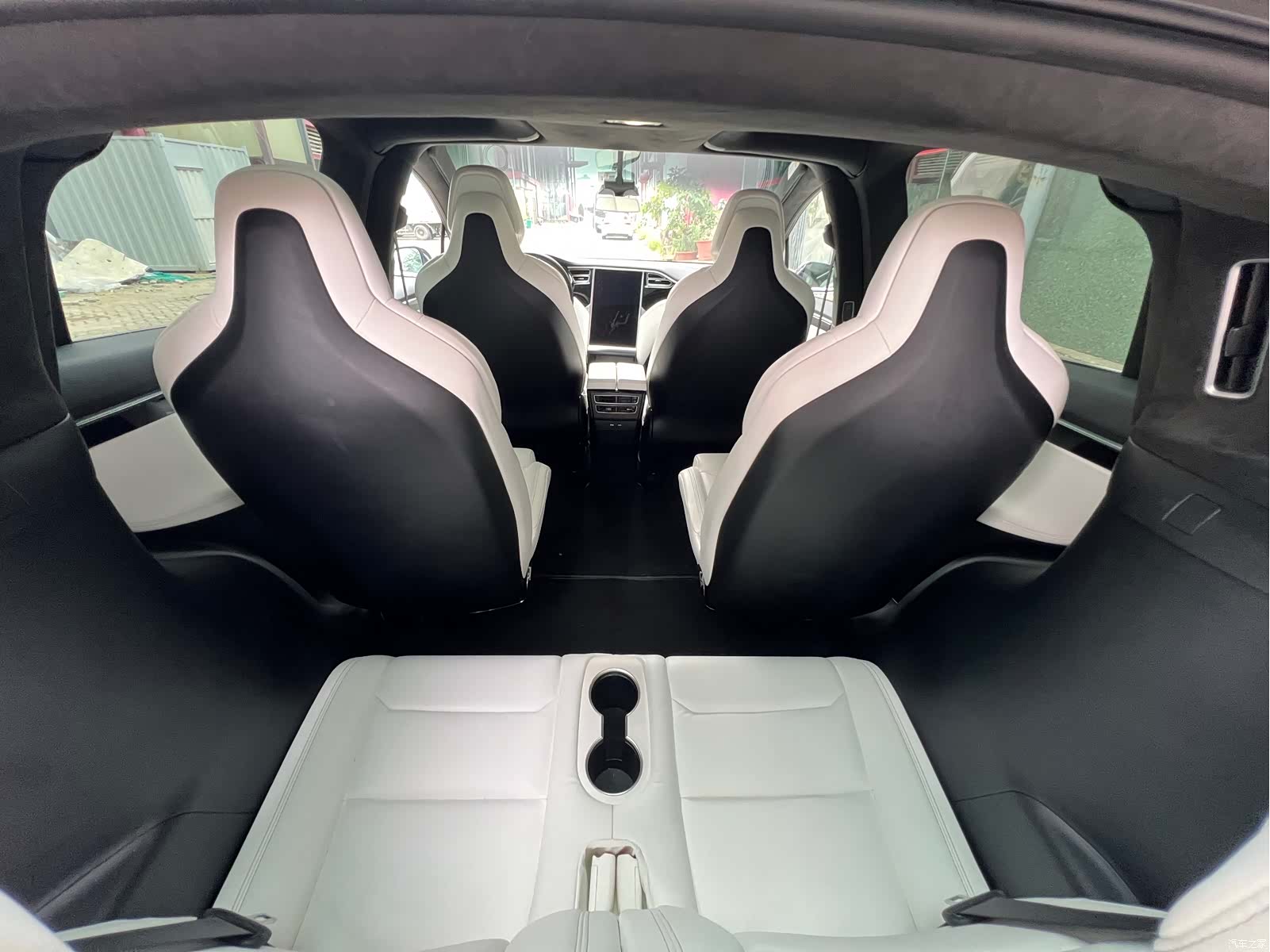 Tesla Model X, 2017 19