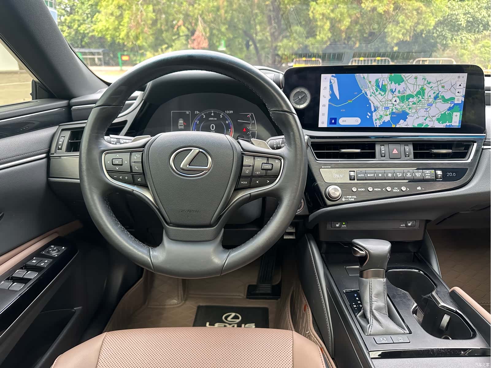 Lexus ES, 2024 9