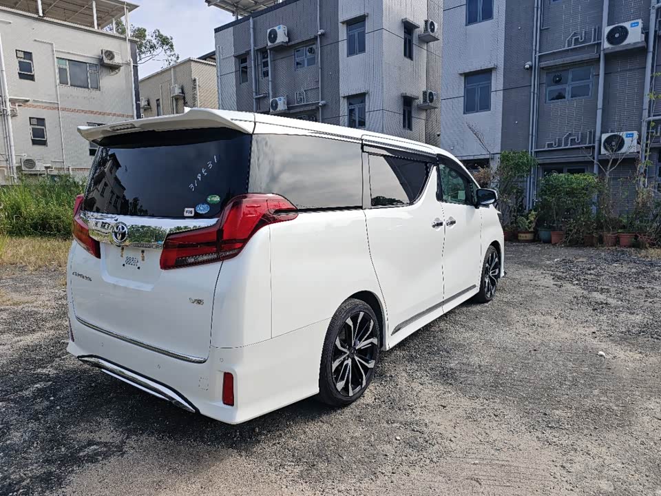 Toyota Elfa
