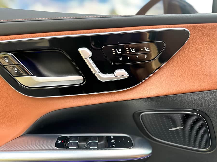 Mercedes-Benz GLC-Class 2025, фото 11