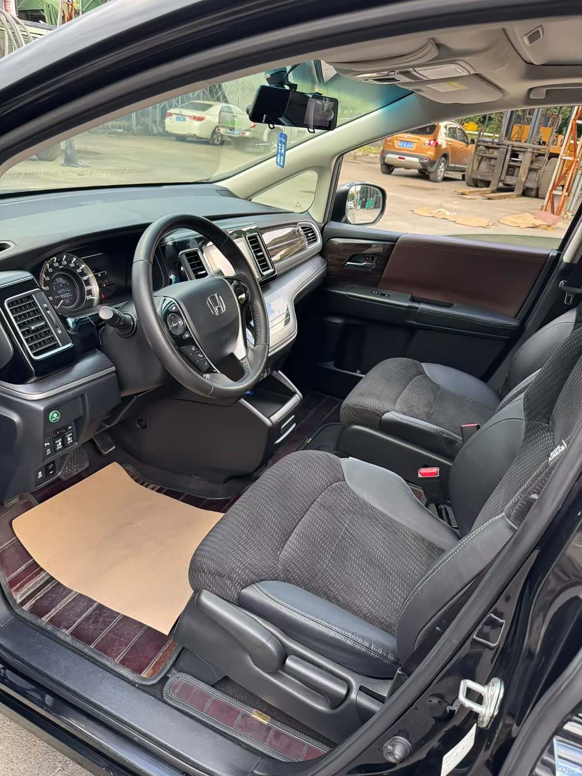Honda Elysion, 2019 4