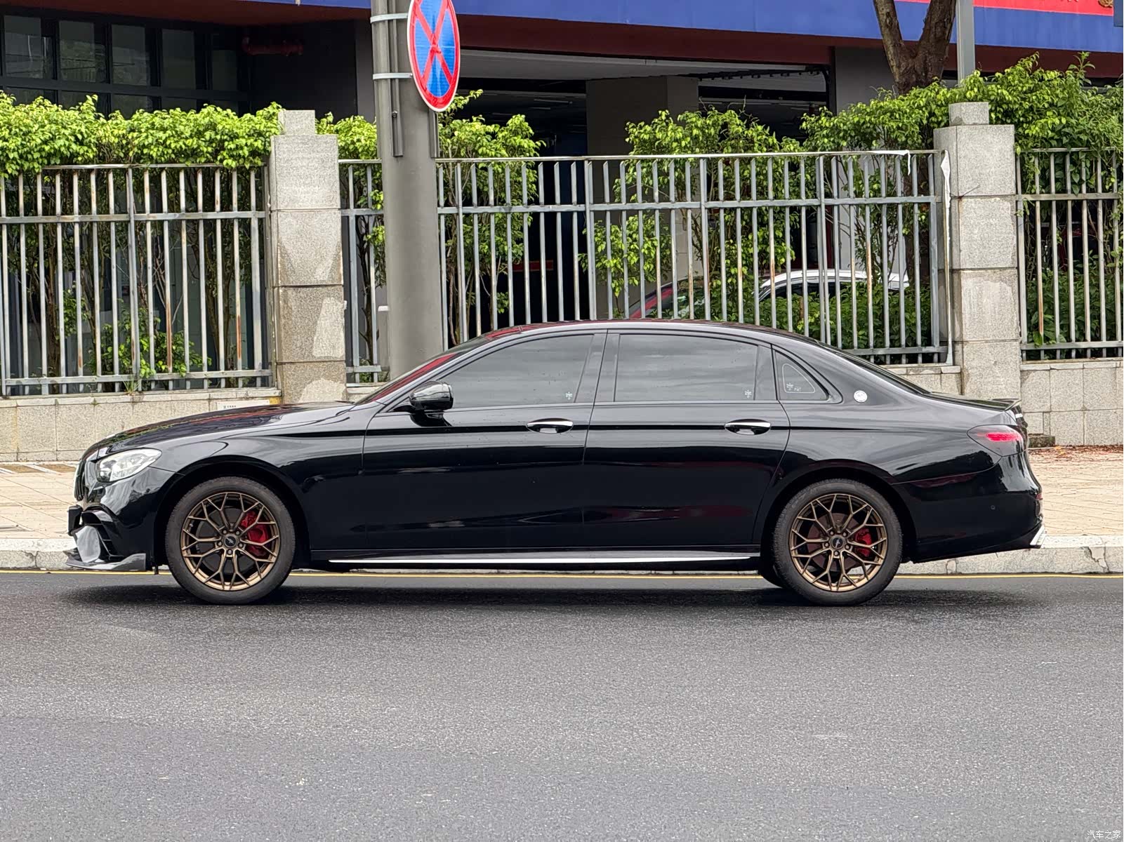 Mercedes-Benz E-Class, 2021 4