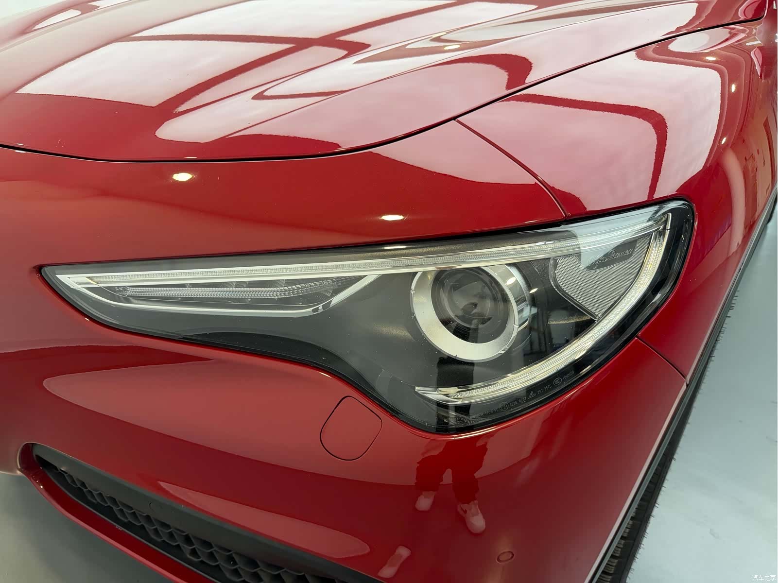 Alfa Romeo Stelvio, 2019 15