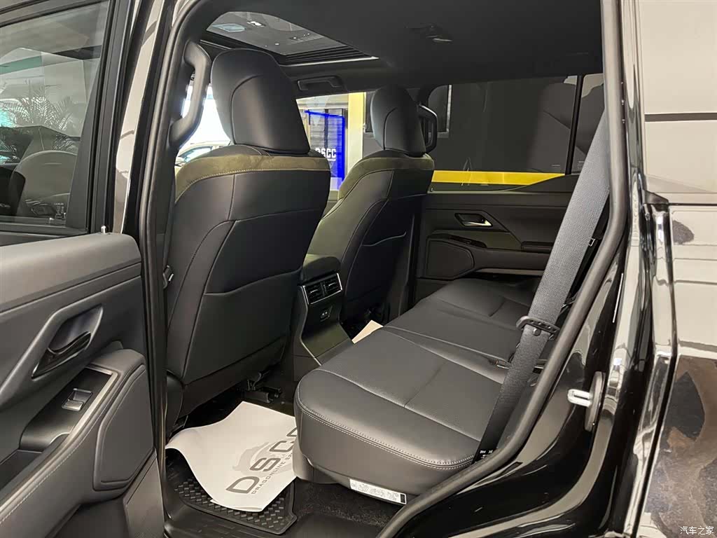 Lexus GX, 2025 12