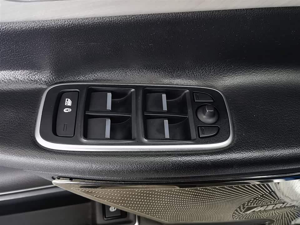 Jaguar XEL Jaguar XEL