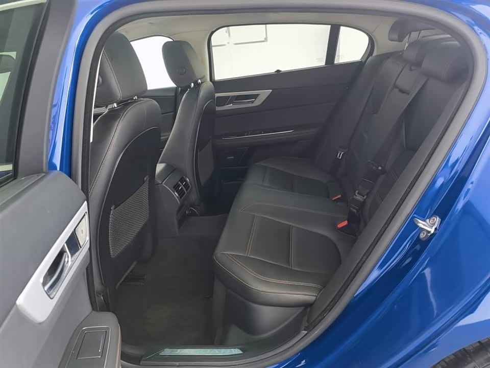 Jaguar XEL Jaguar XEL