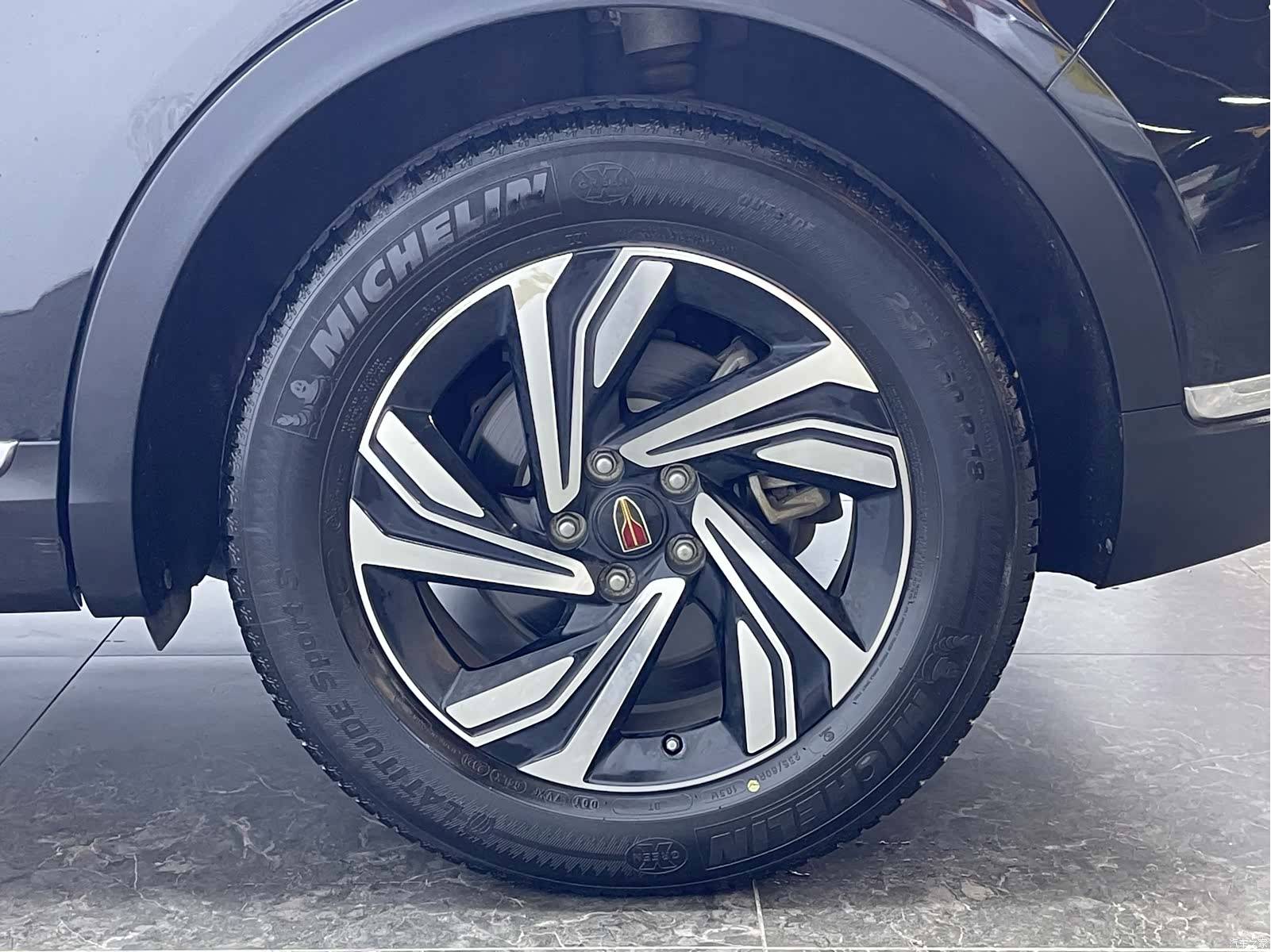 Hongqi HS5, 2021 10