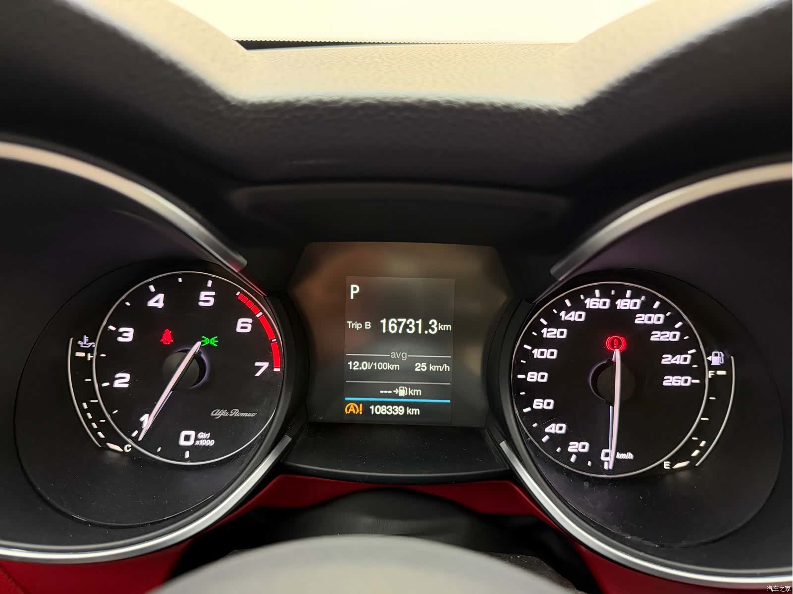 Alfa Romeo Stelvio, 2019 14