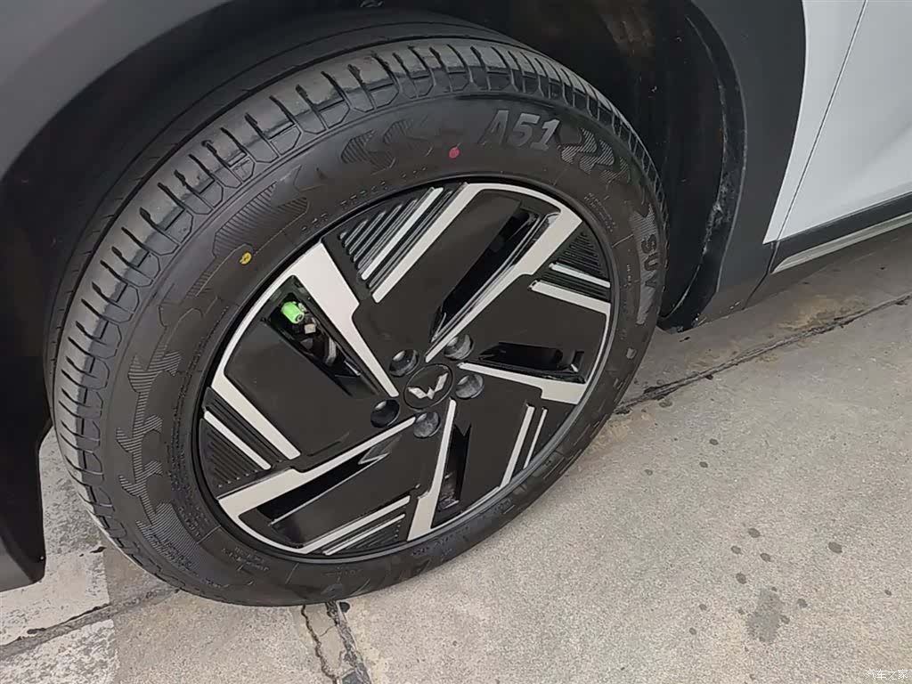 Wuling Starlight, 2025 23