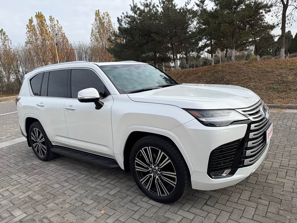 Lexus LX
