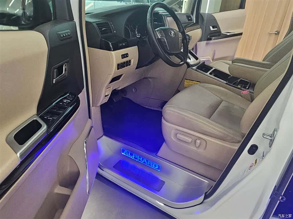 Toyota Alphard, 2014 6
