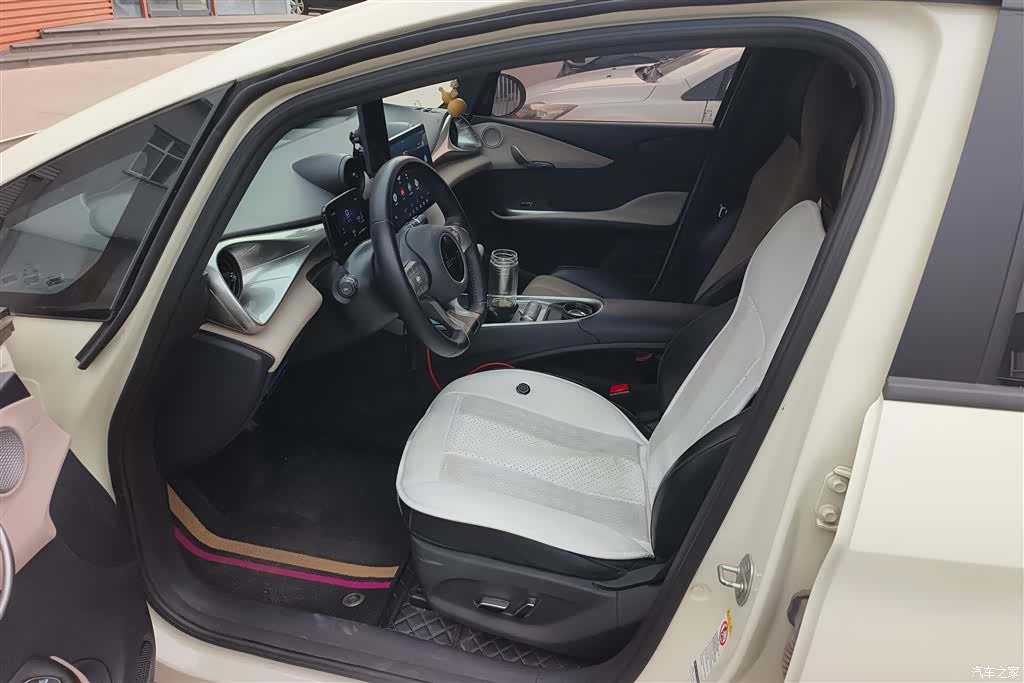 BYD Dolphin, 2023 9