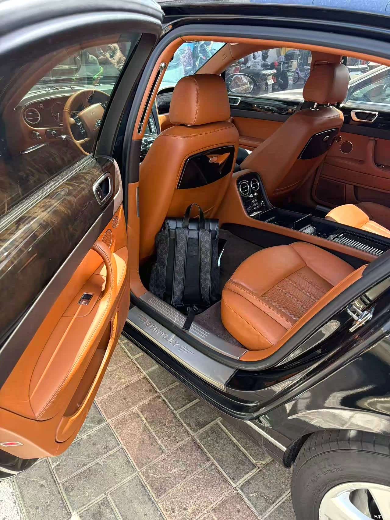 Bentley Flying Spur, 2010 6