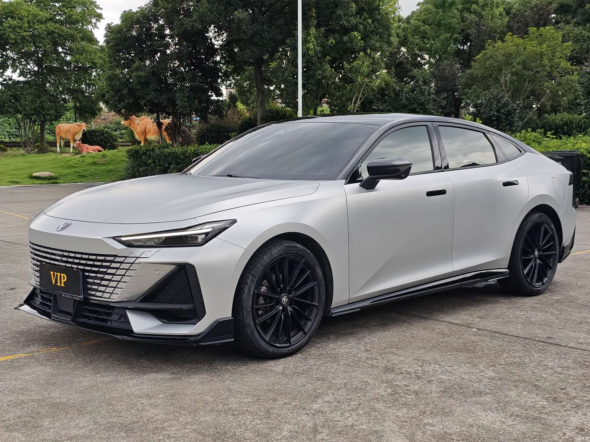Changan UNI-V, 2023 1