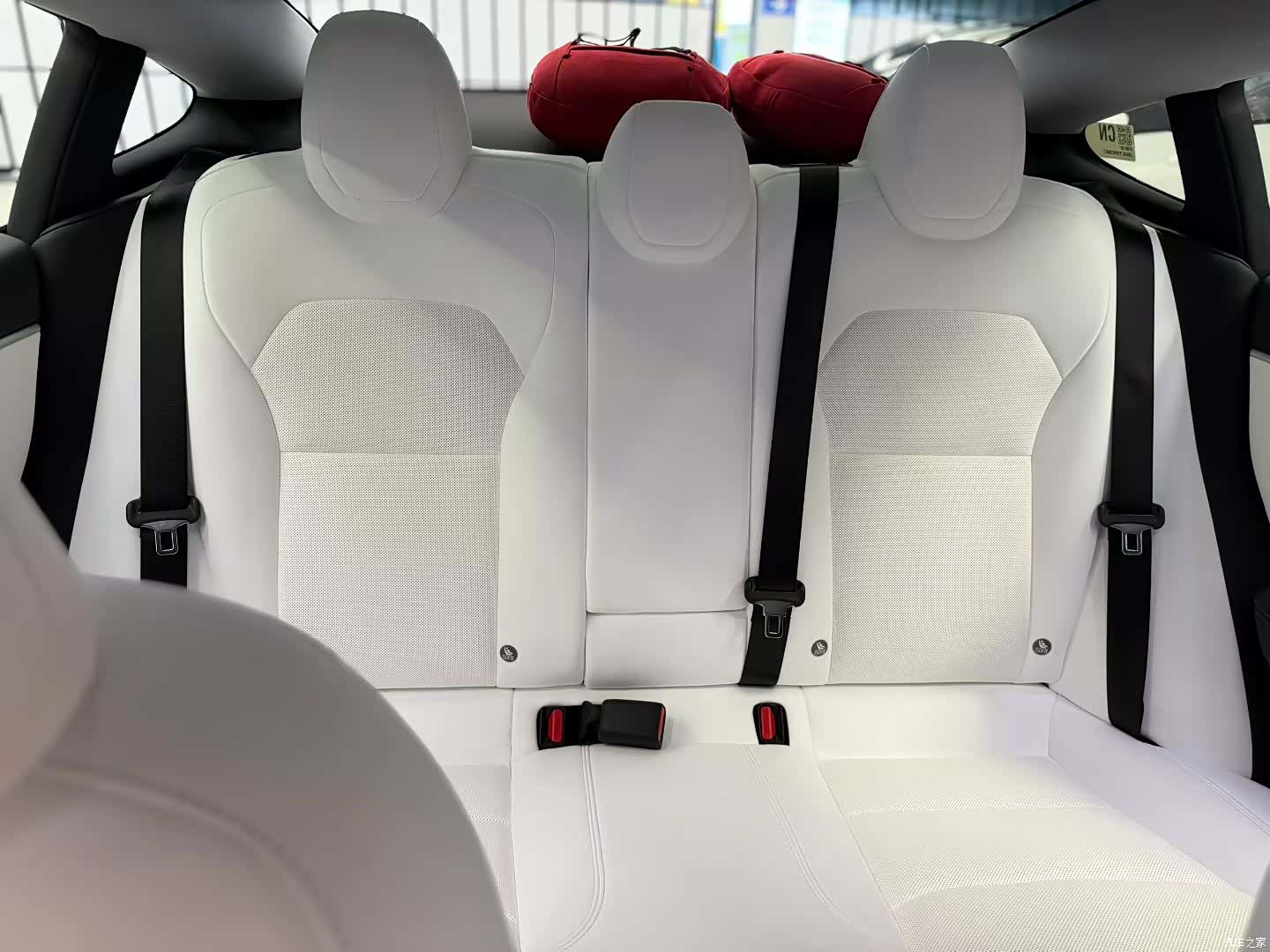 Tesla Model 3, 2025 6