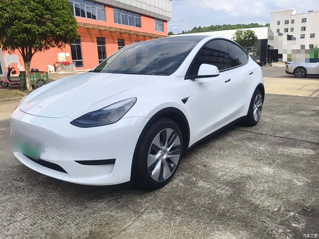 Tesla Model Y, 2022 2