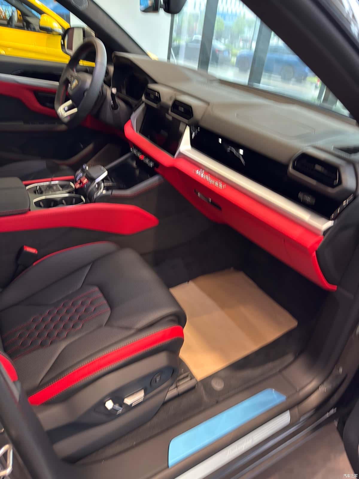 Lamborghini Urus, 2025 2