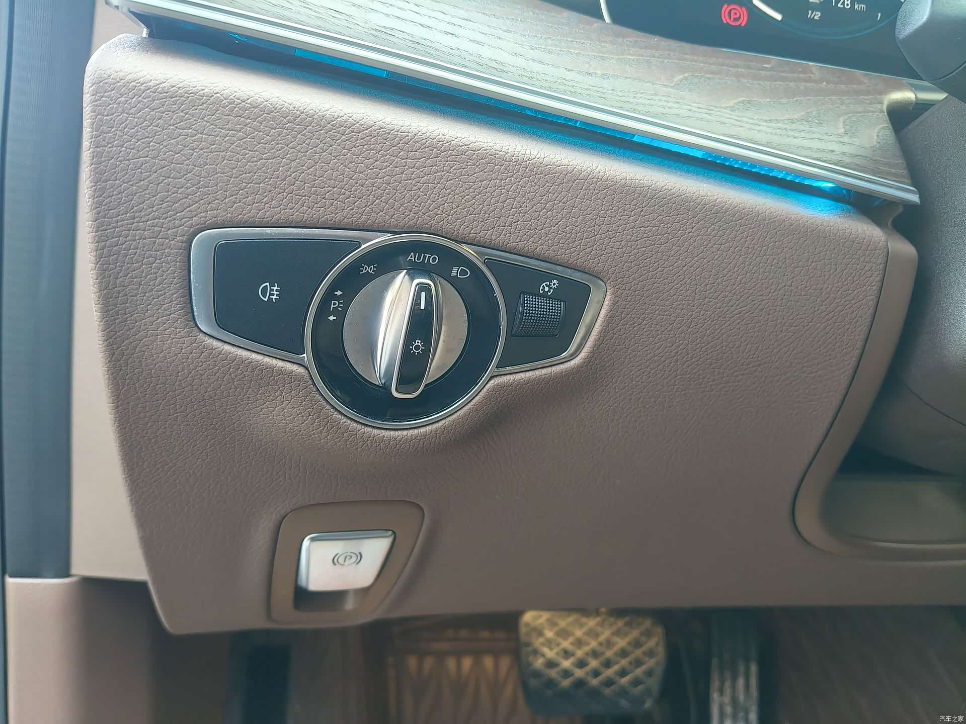 Mercedes-Benz E-Class, 2023 10