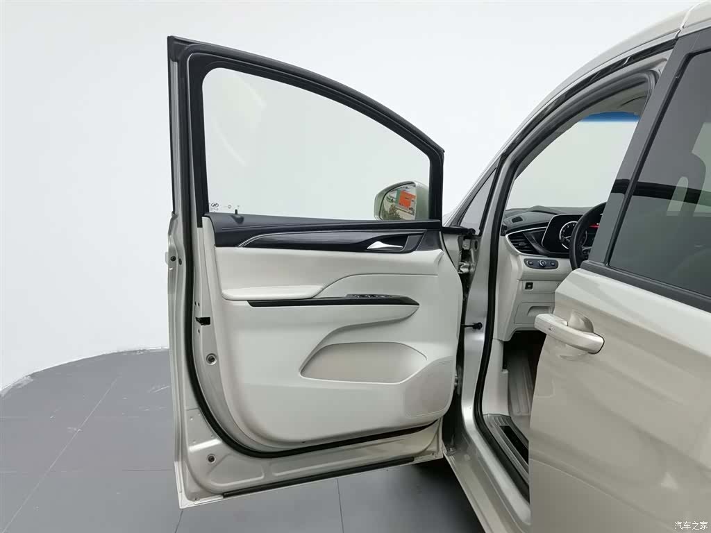 Buick GL8, 2020 8