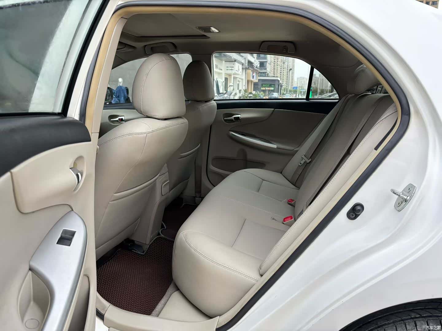 Toyota Corolla, 2011 4