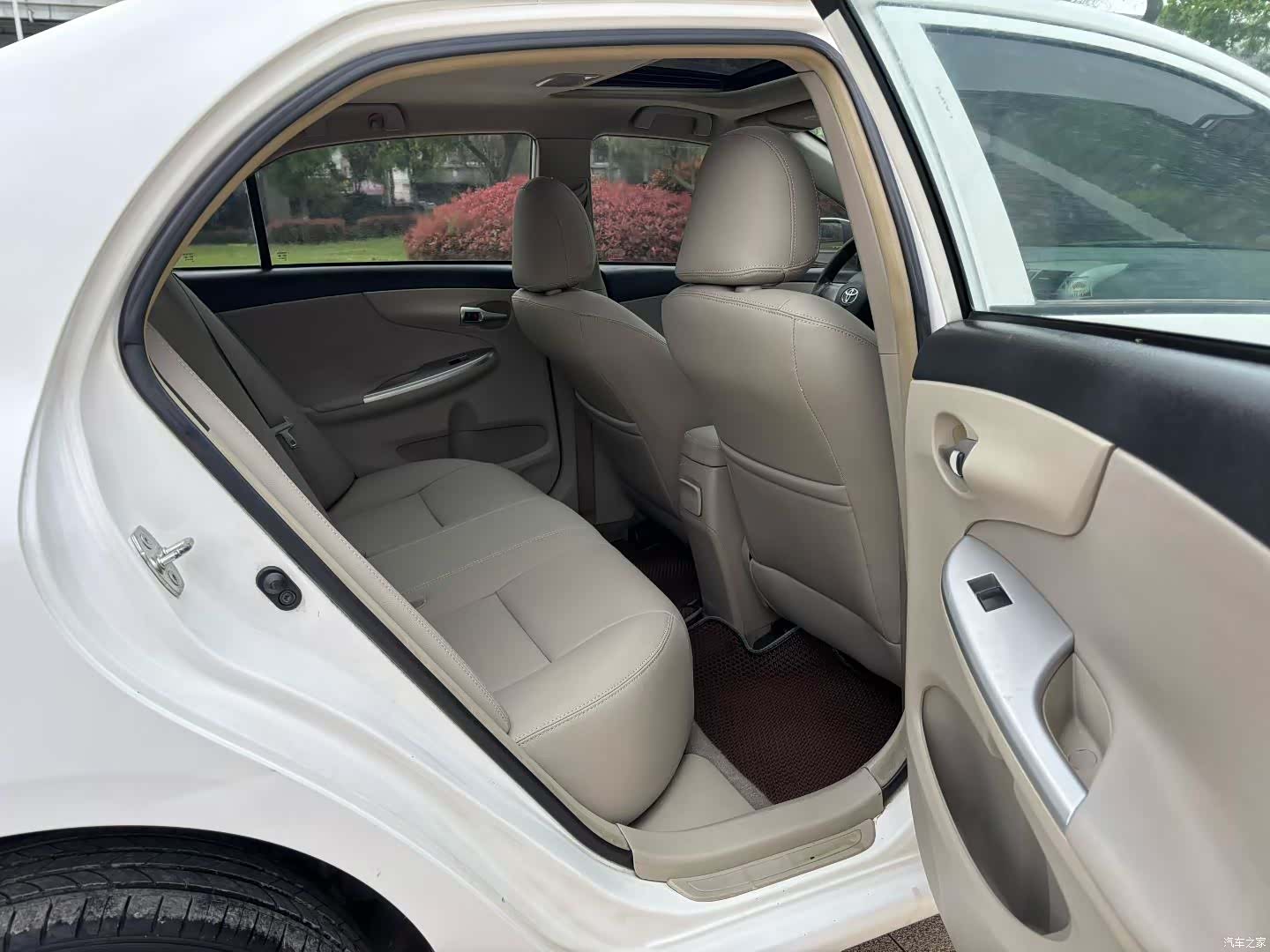 Toyota Corolla, 2011 6