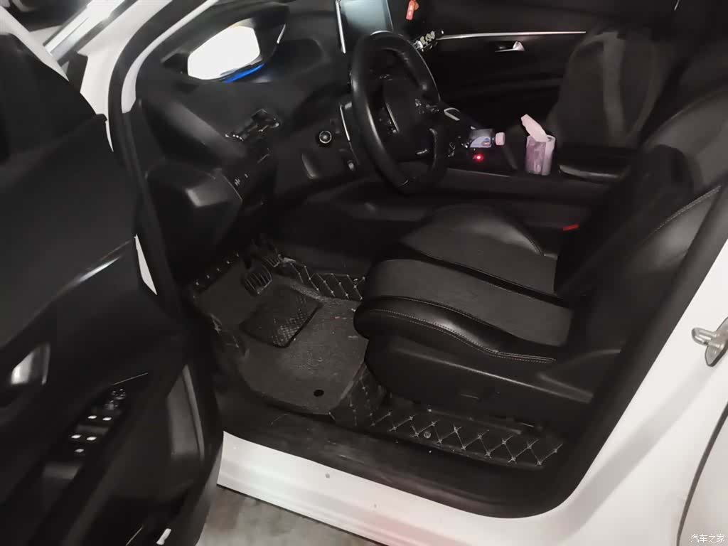 Peugeot 5008, 2017 12