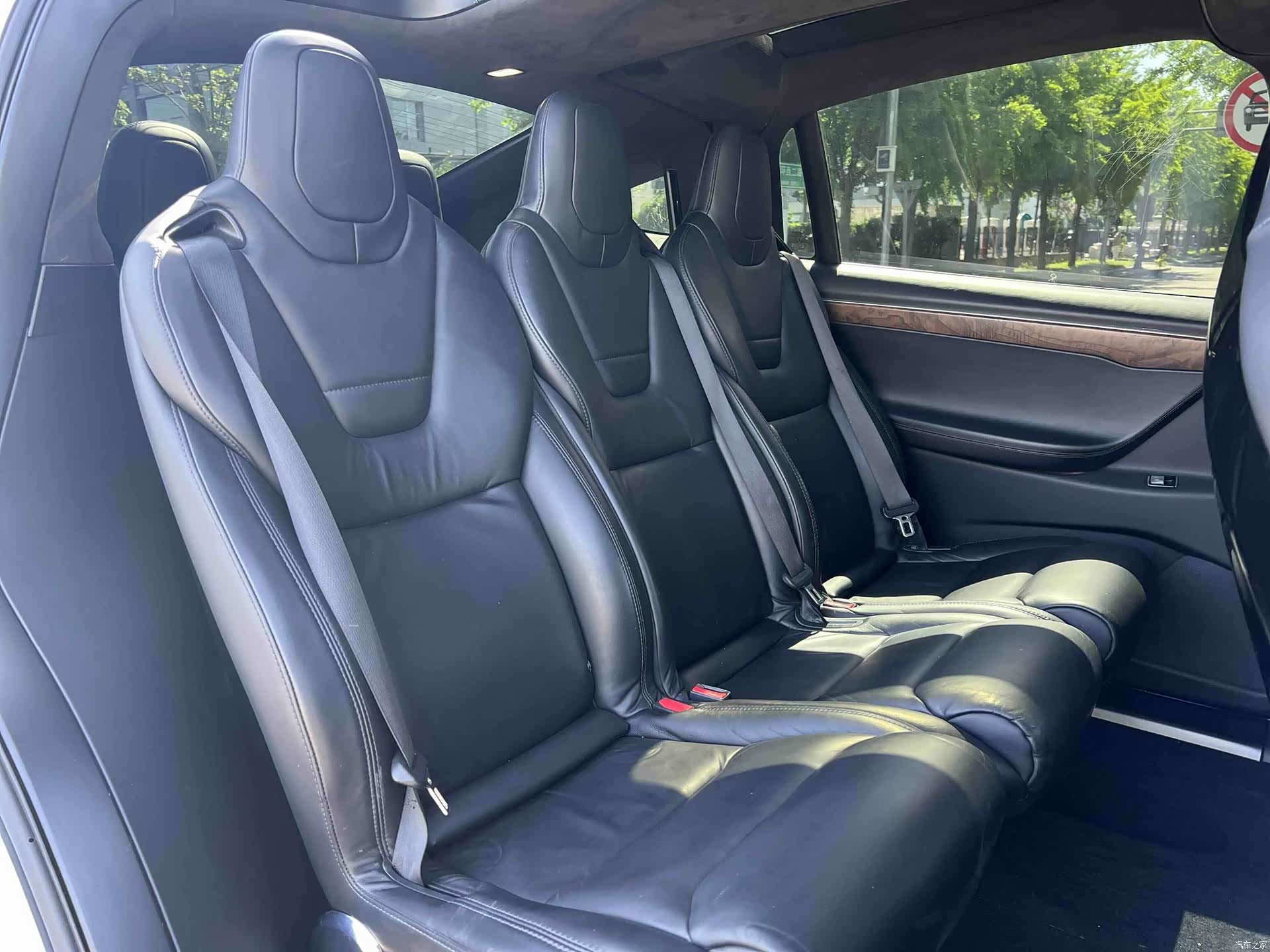 Tesla Model X, 2017 19