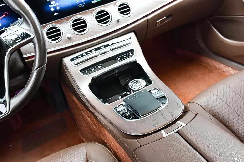 Mercedes-Benz E-Class, 2023 17