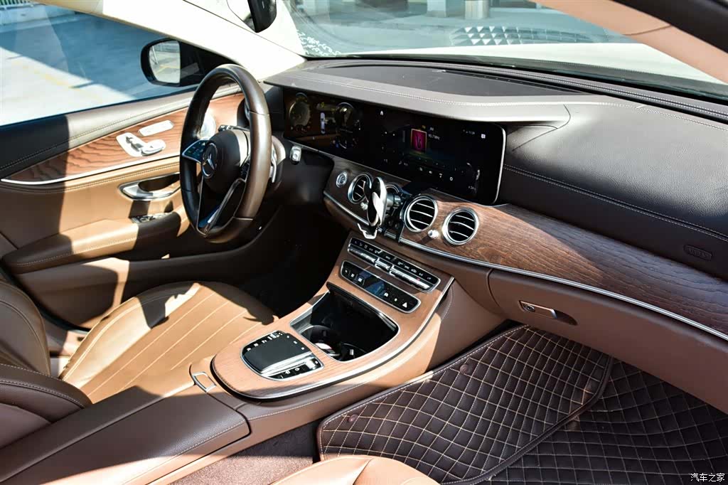 Mercedes-Benz E-Class, 2023 11