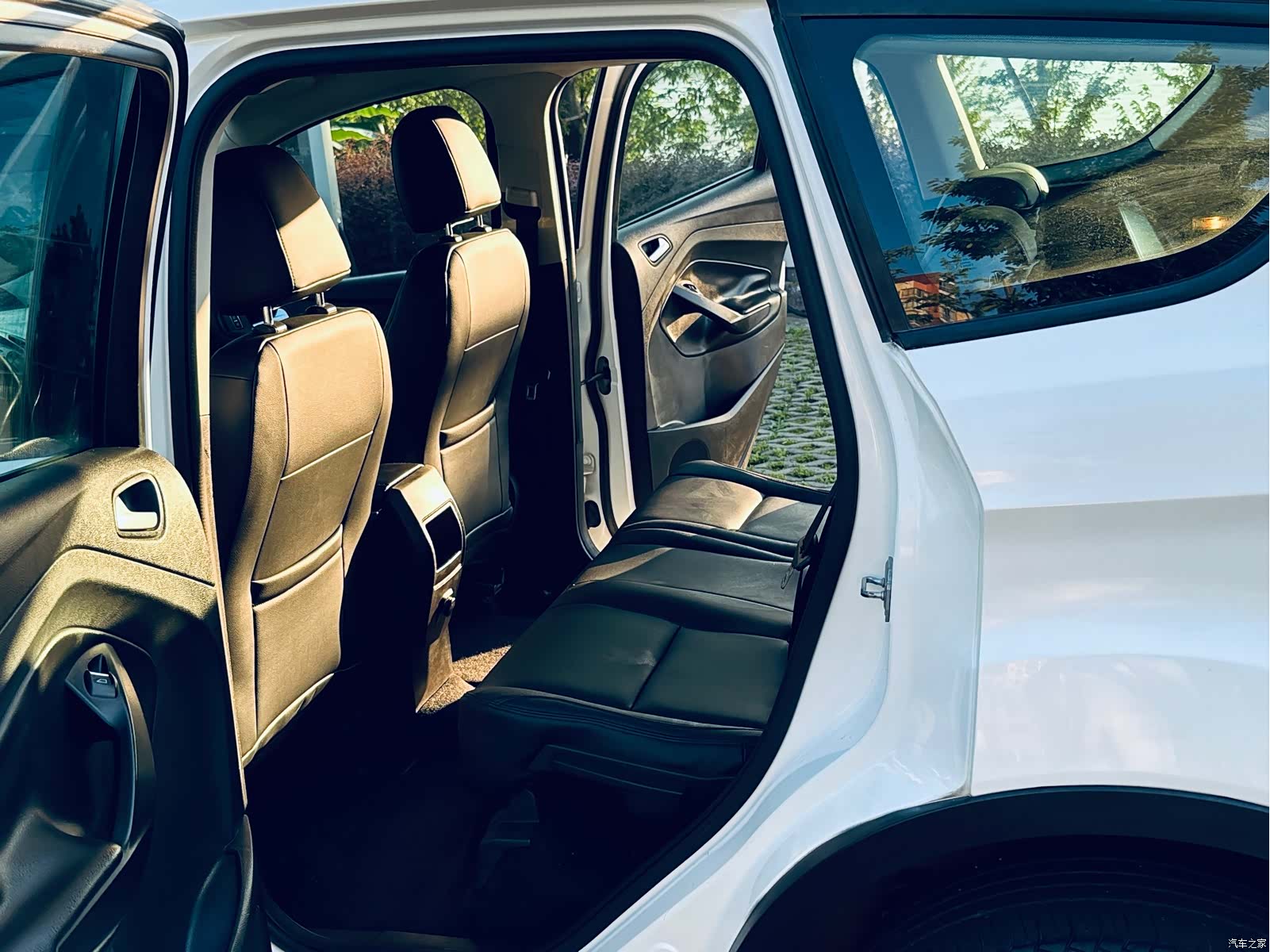 Ford Kuga, 2014 10