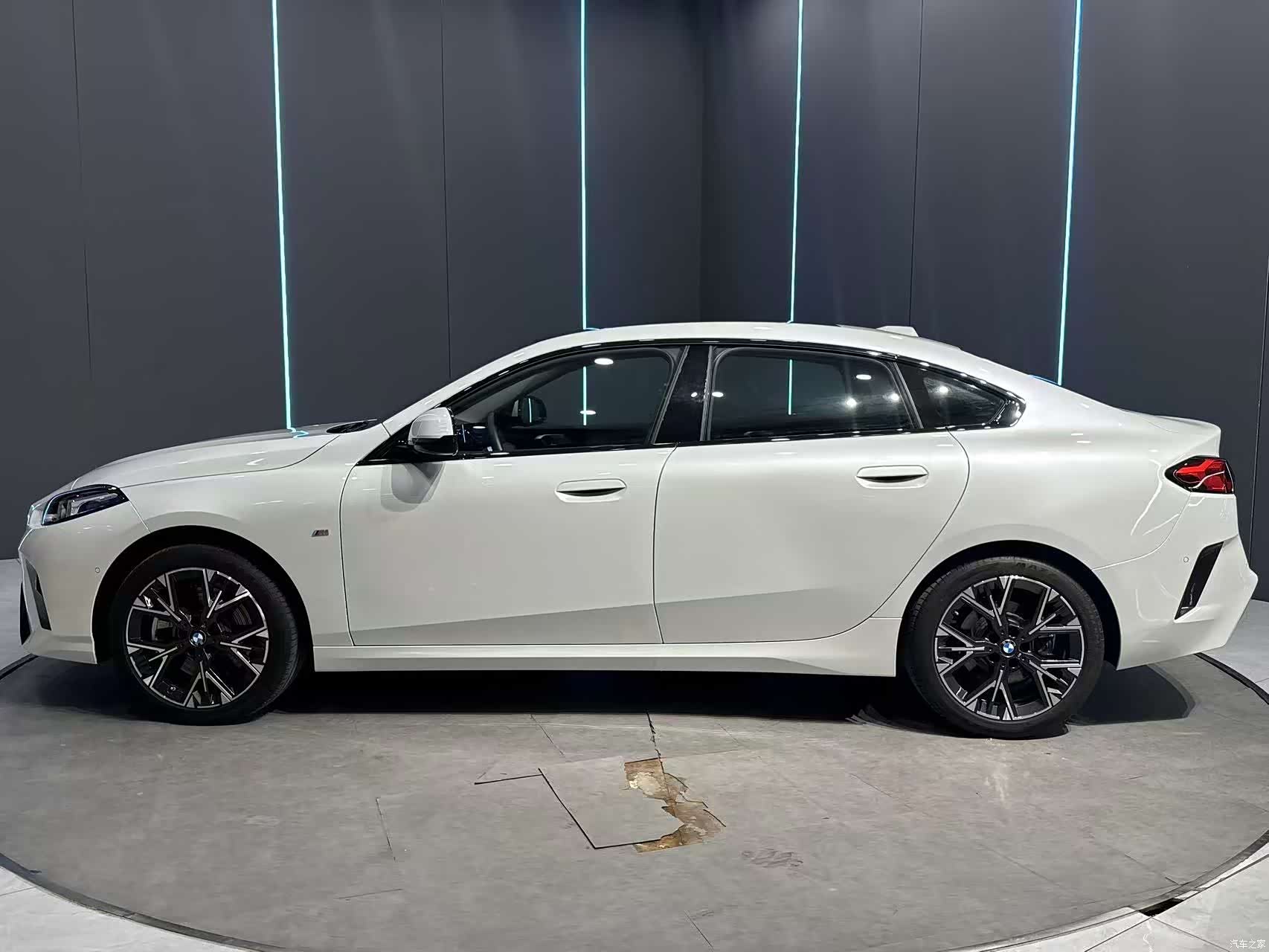 BMW 2 Series, 2025 4