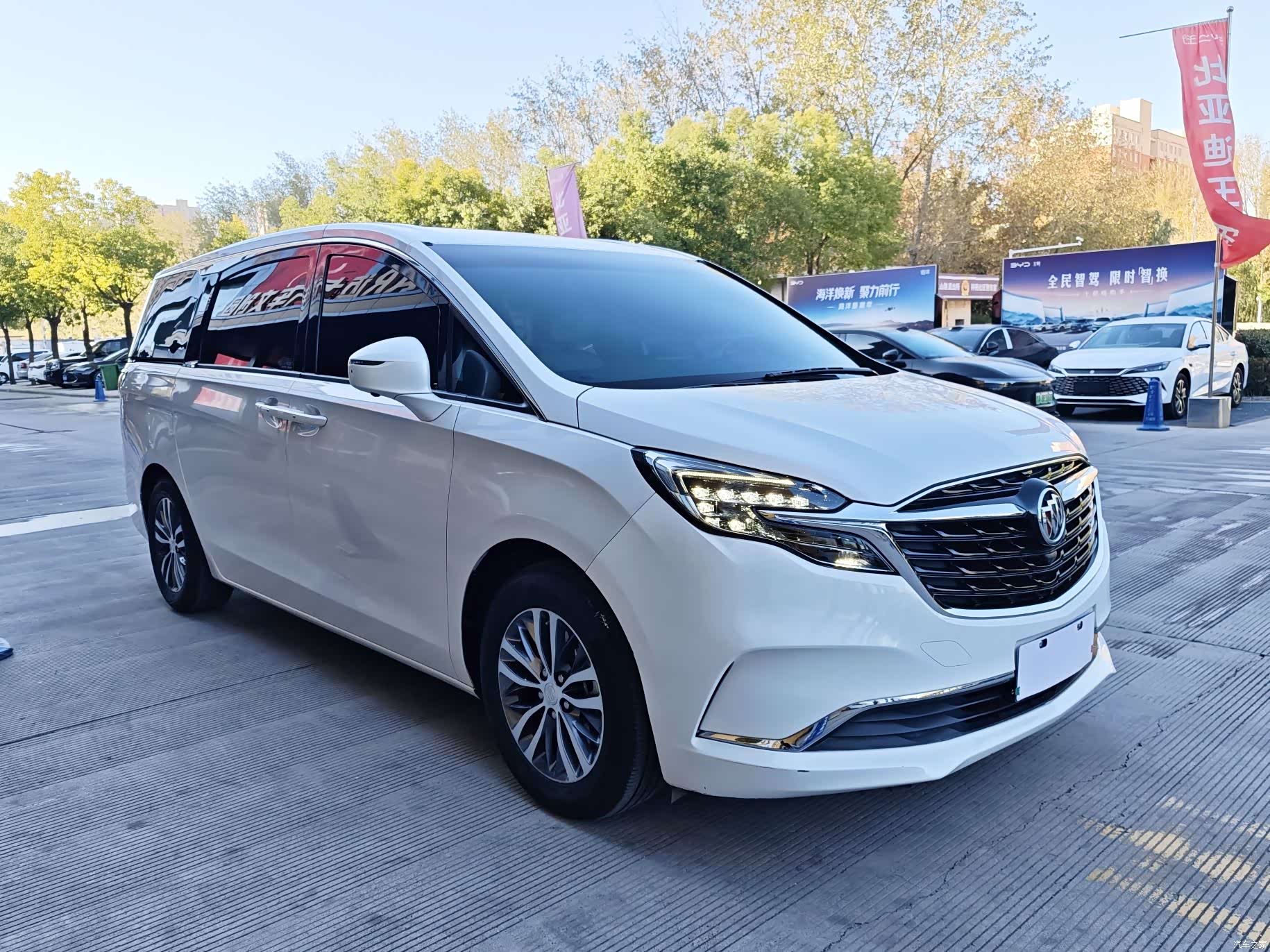 Buick GL8, 2021 3
