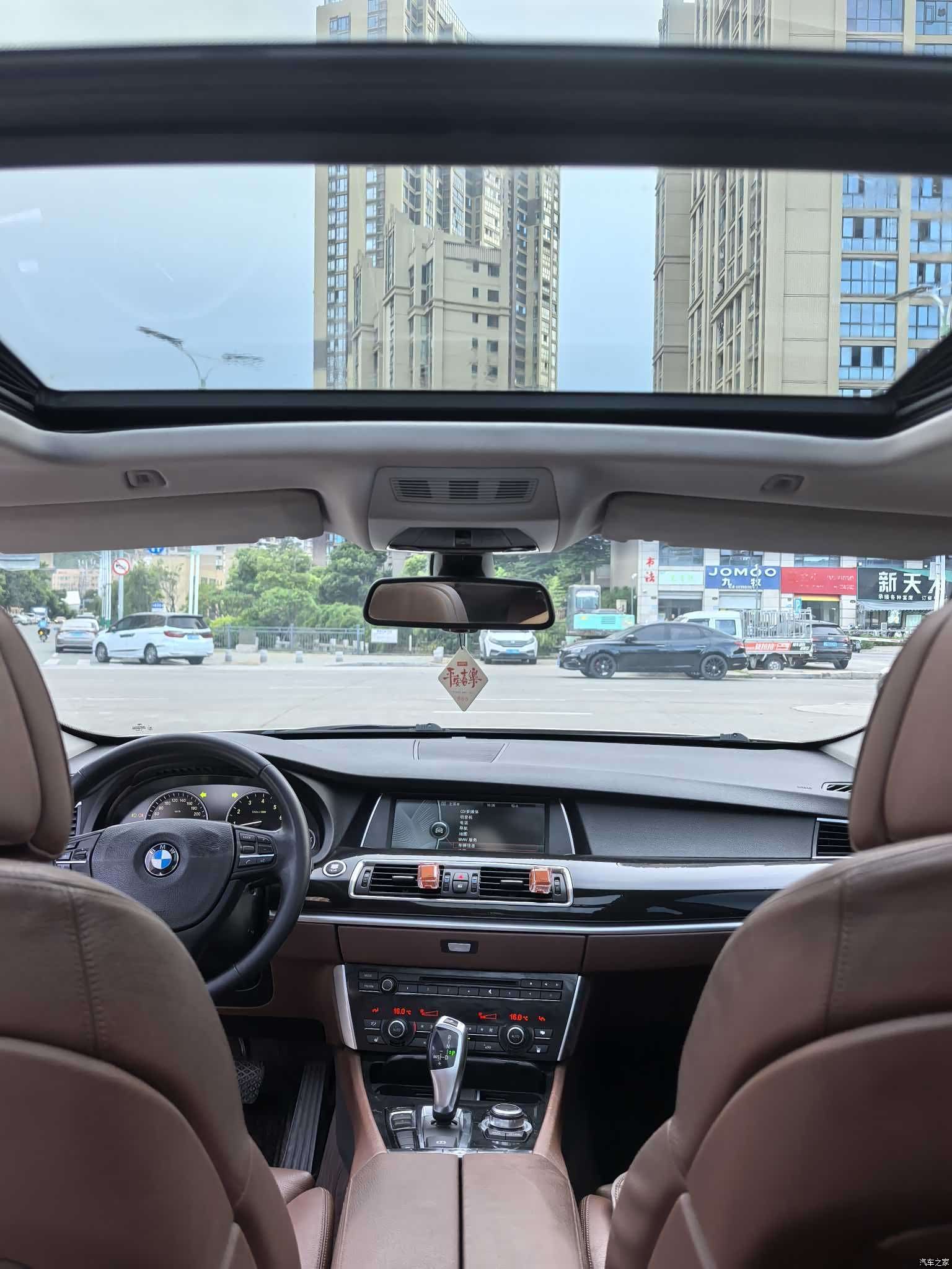 BMW 5 Series, 2011 8