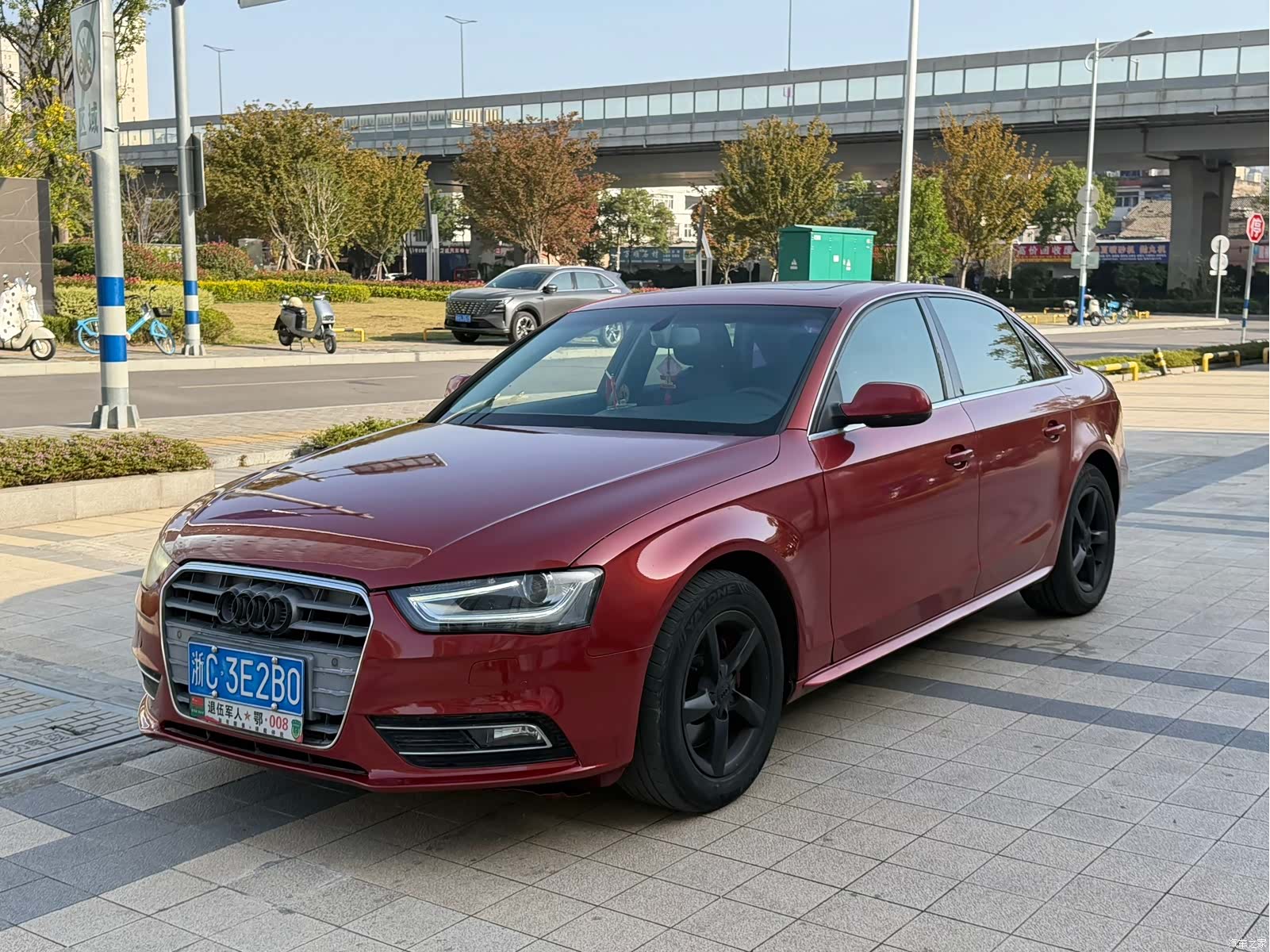 Audi A4L, 2013 1