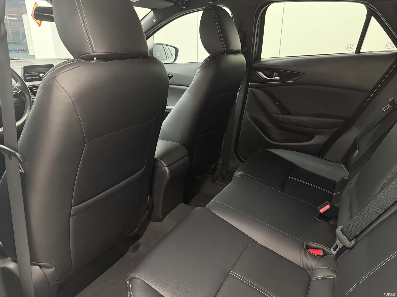 Mazda CX-4, 2023 9