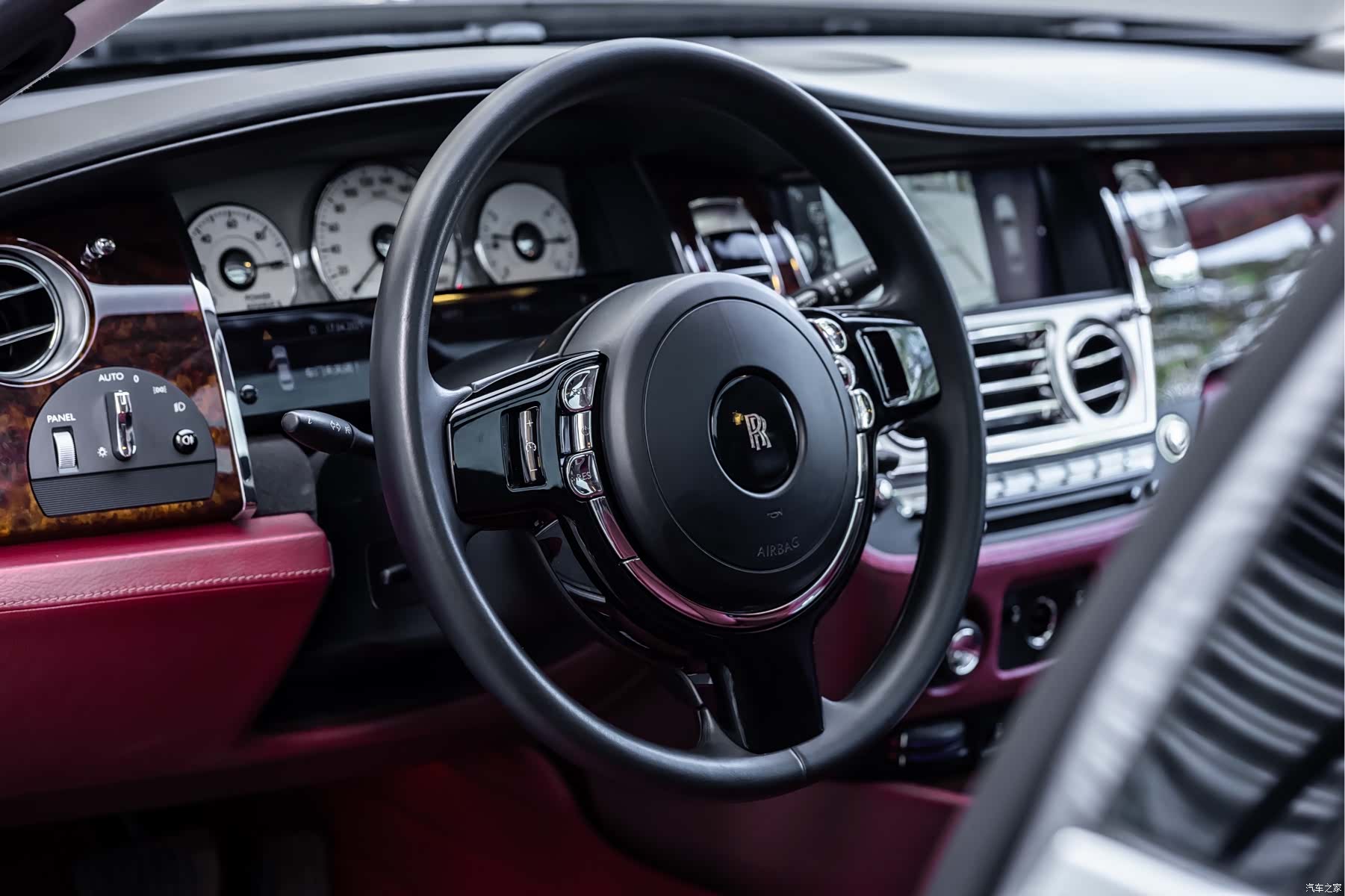 Rolls-Royce Ghost, 2010 8