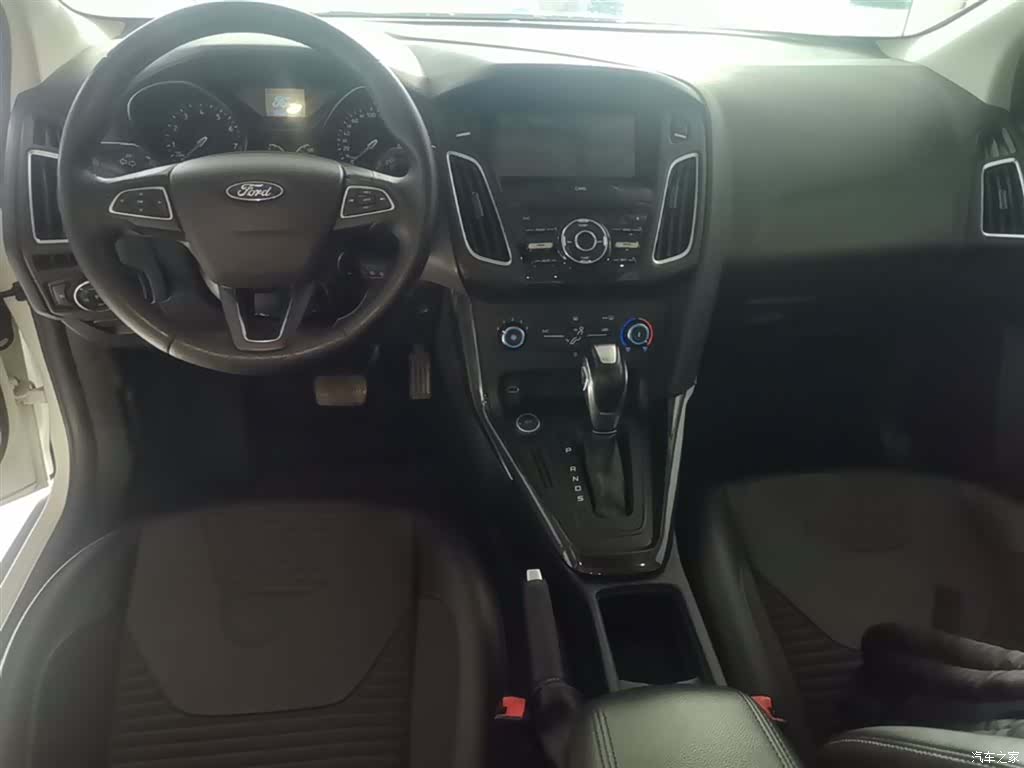 Ford Focus, 2018 10