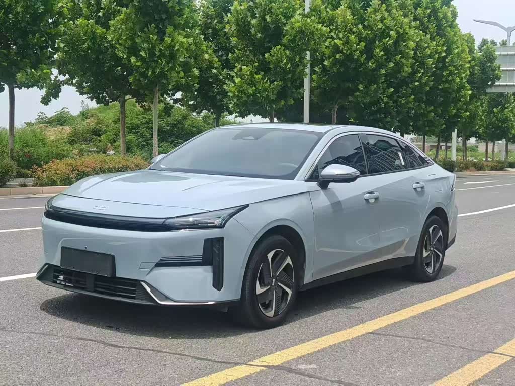 Geely Galaxy L6