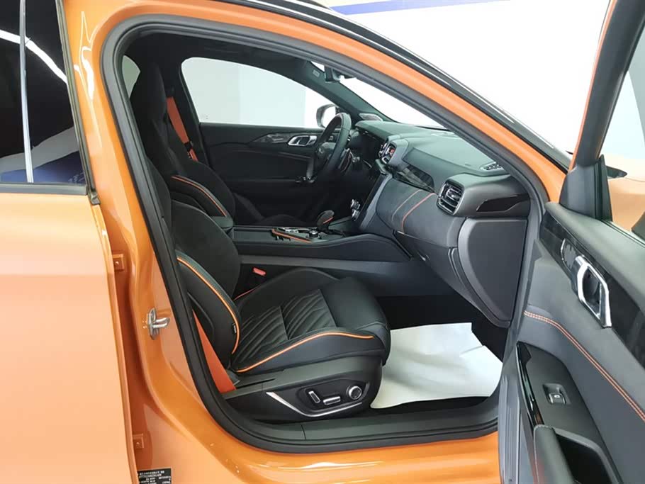 Lynk & Co 02 Hatchback