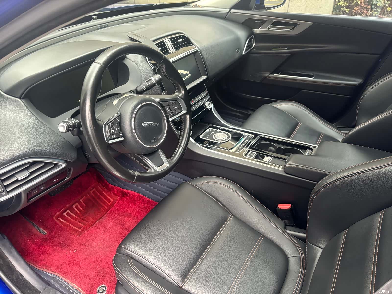 Land Rover XEL, 2019 11
