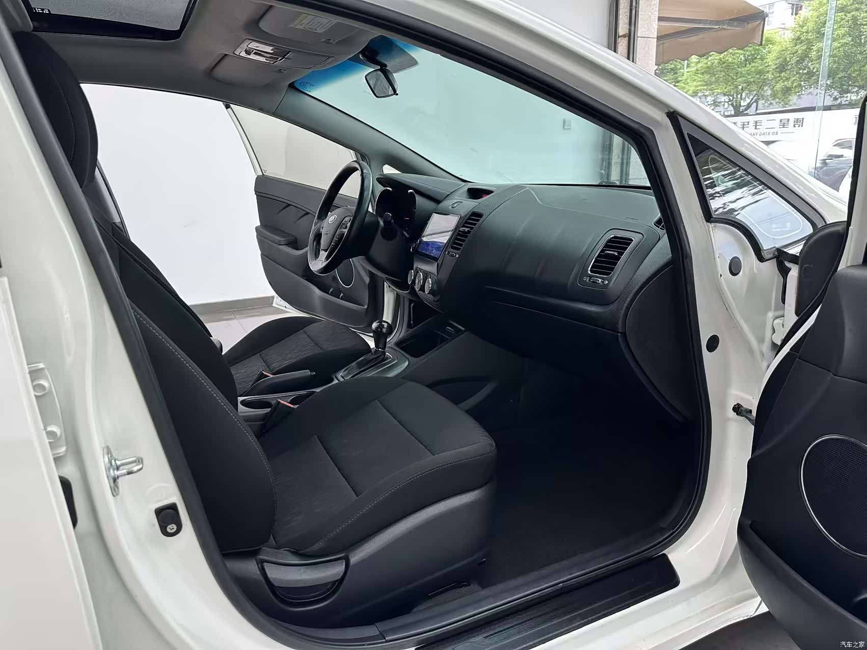 Kia K3, 2014 6