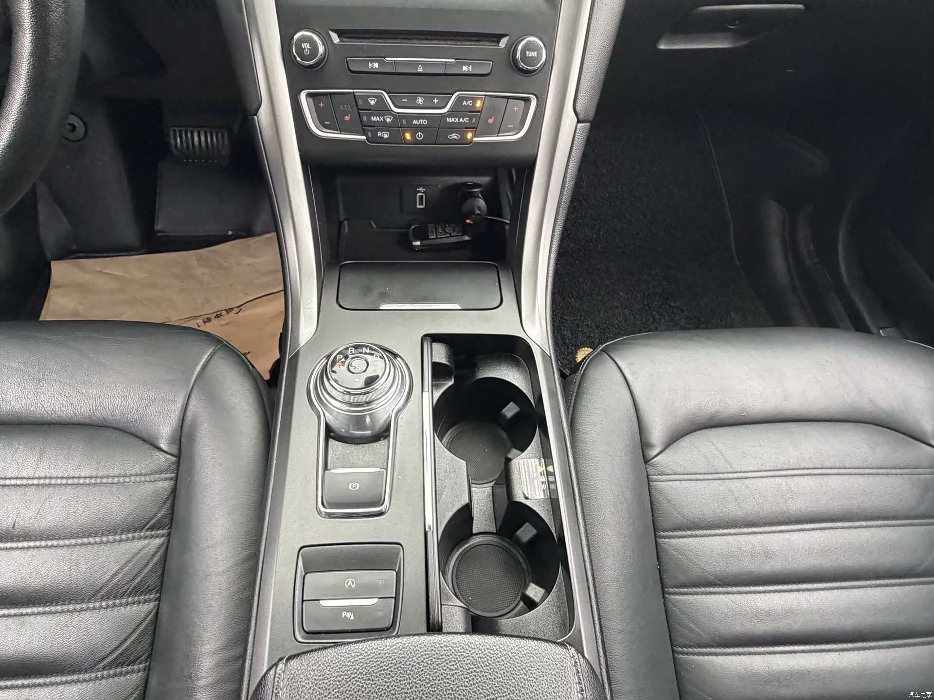 Ford Mondeo, 2017 11