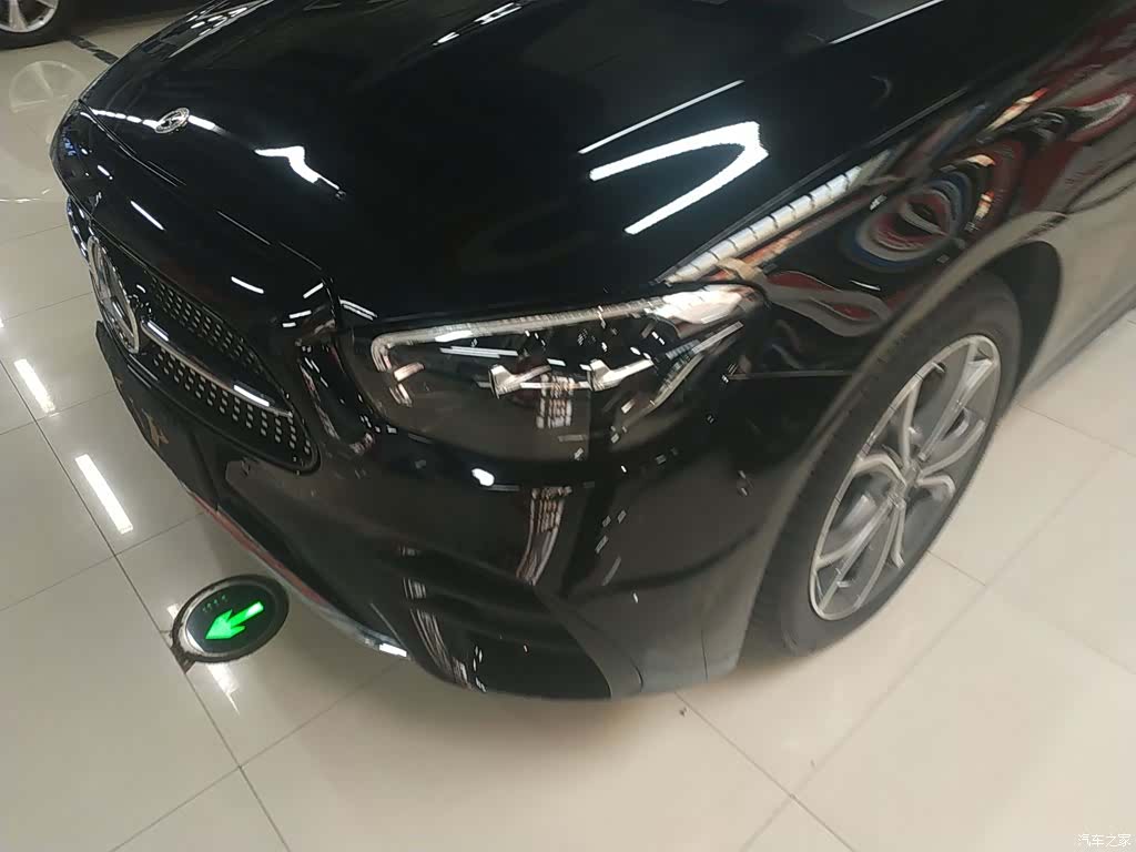 Mercedes-Benz E-Class, 2023 3