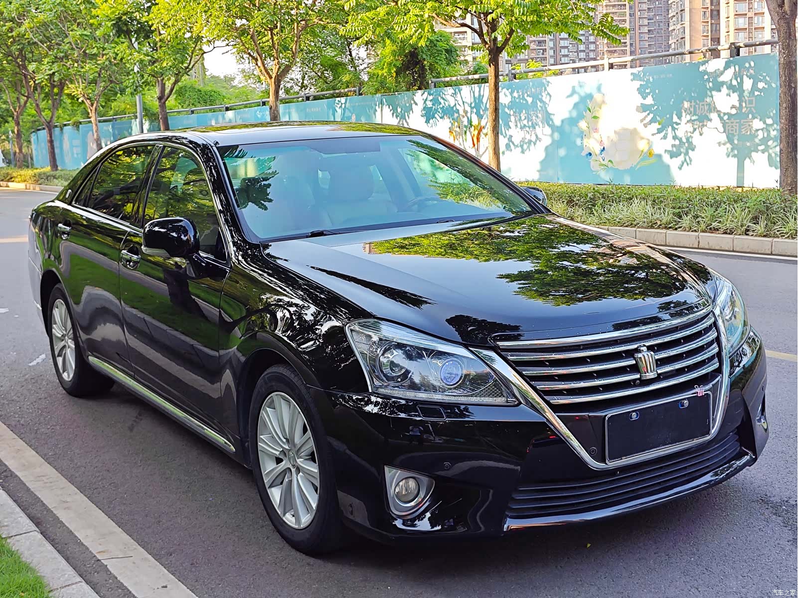 Toyota Crown, 2013 3