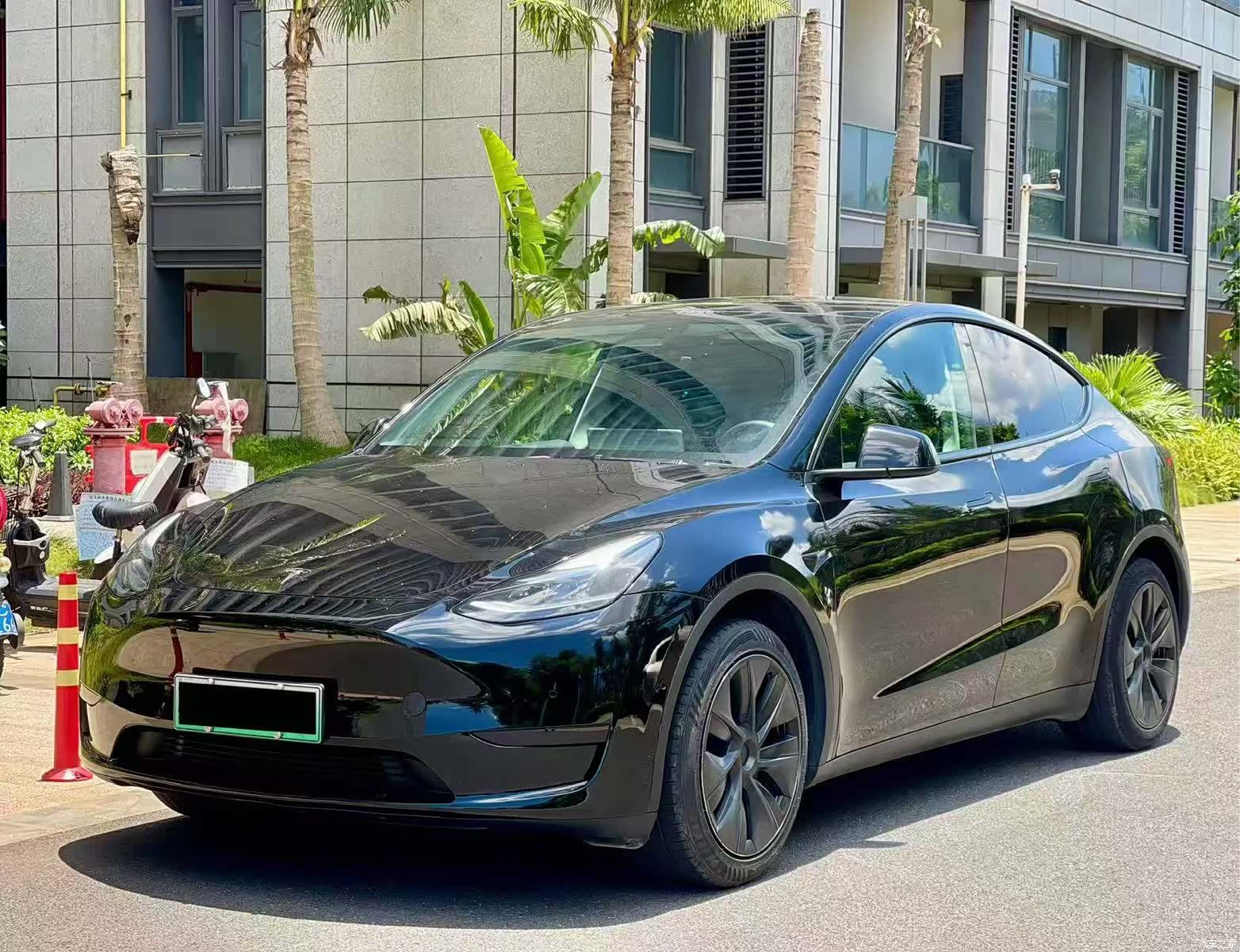 Tesla Model Y, 2024 1