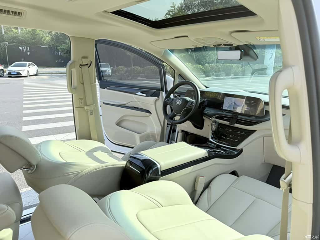 Buick GL8, 2024 13