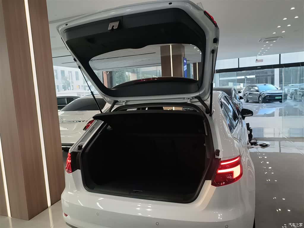 Audi A3, 2018 15