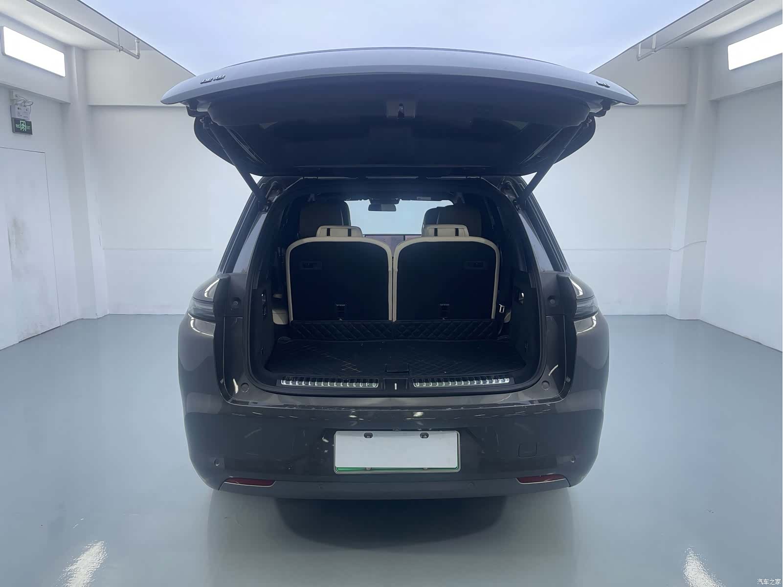 Li Auto L8, 2023 12