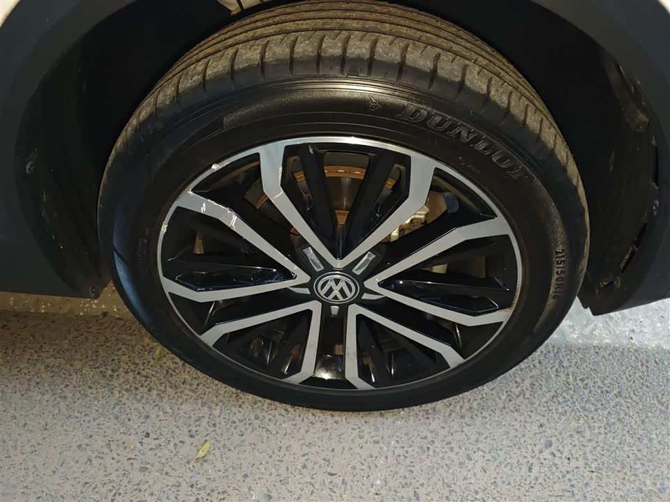 Volkswagen T-ROC exploring Songs